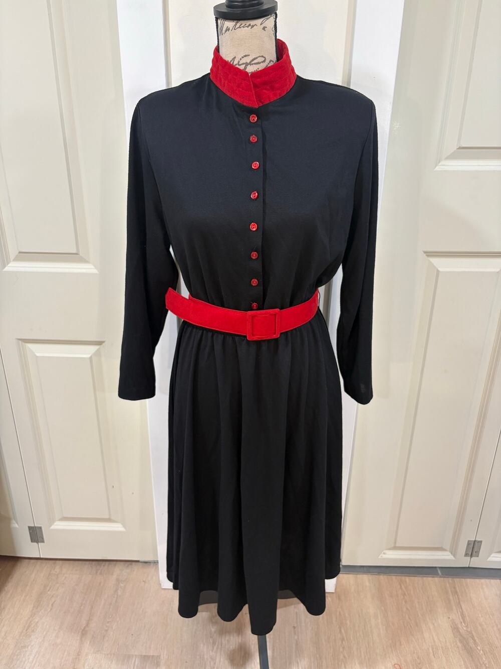 Vintage 80s Long Sleeve Black & Red Dress with Belt Size 16 Petite